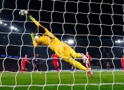 开云体育直播-密集防守让对手难以得分，取得胜利