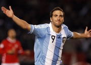 开云体育直播-舞台越大越强，巴斯托尼闪耀亚特兰大淘汰赛，助球队力克皇家社会