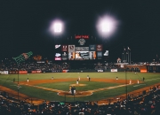 开云体育官网-深圳奇迹夜，跨越太平洋的篮球对决，浓眉关键一球定乾坤