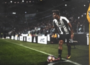 开云体育入口-爱德华兹全程高能输出，活塞粉碎辽宁队，一场跨时空的篮球想象