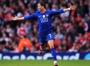 开云官方app入口-北欧寒流难阻南美烈焰，迪亚斯德甲争冠战接管比赛，拜仁力克芬兰风暴登顶