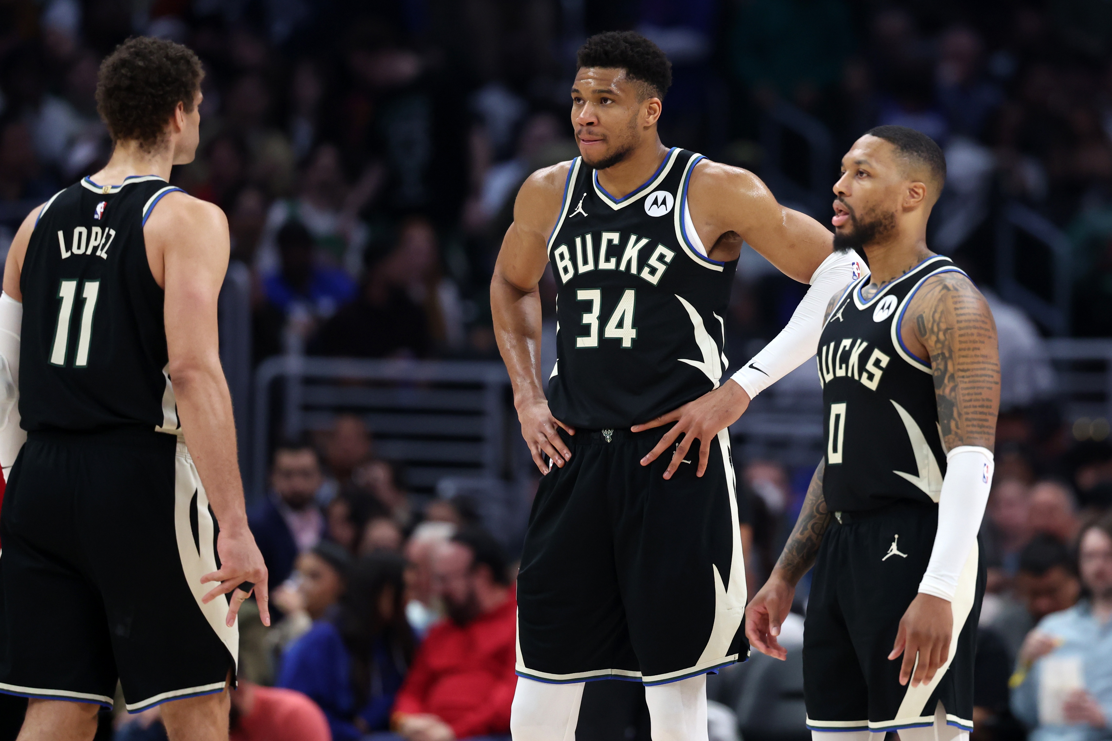 火箭横扫掘金，字母哥制霸全场的简单介绍