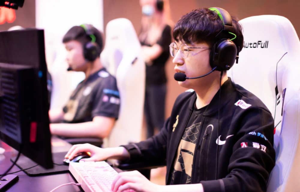 包含NS逆转RNG，Tarzan惊艳世界的词条