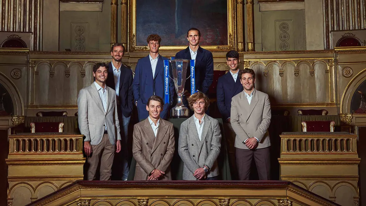 包含ATP总决赛鏖战年终总决赛,梅德韦杰夫统治全场的词条 包含ATP总决赛鏖战年终总决赛,梅德韦杰夫统治全场的词条