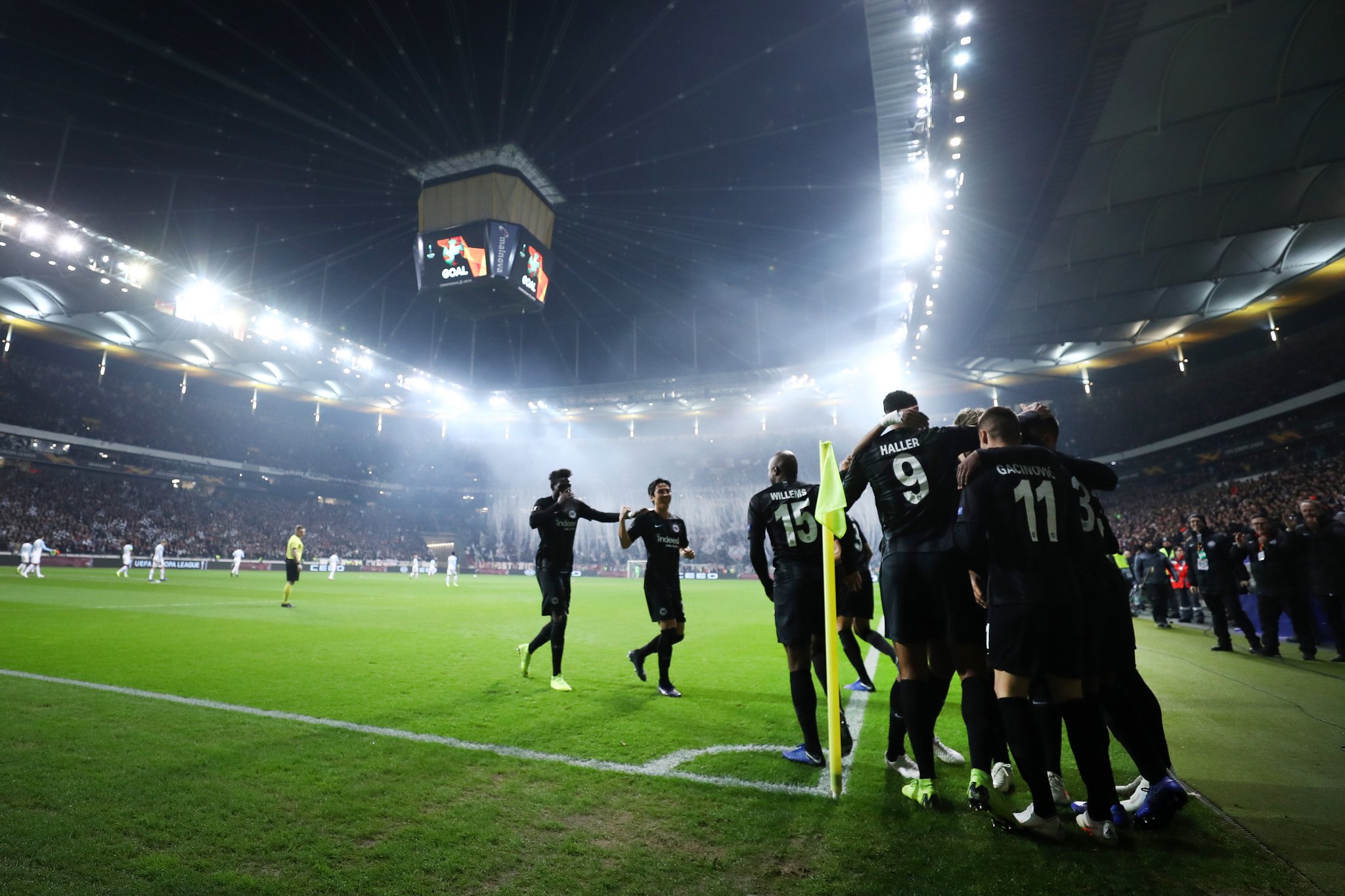 包含以色列客场不敌波兰，小组出线前景堪忧的词条