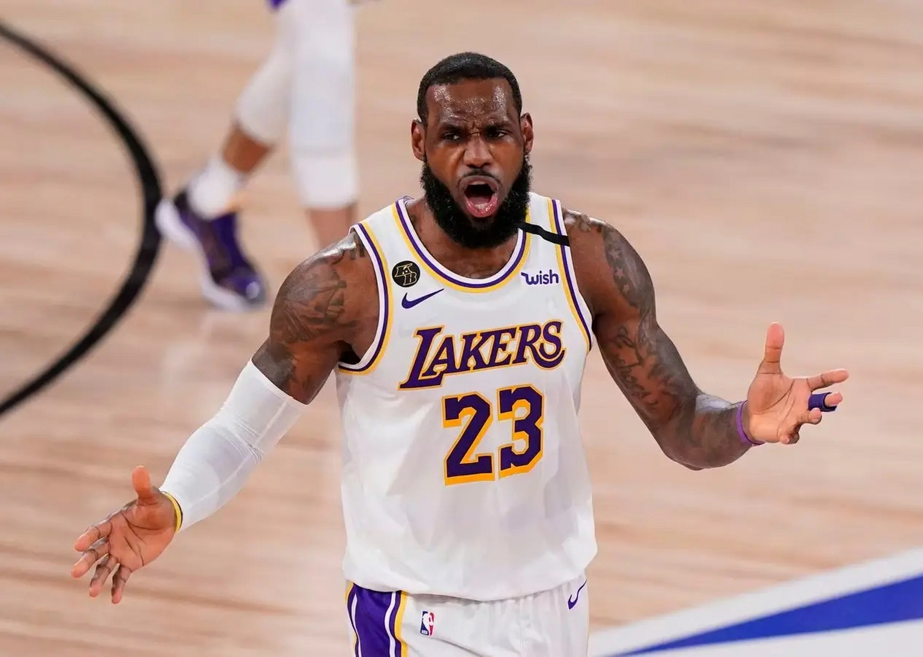 湖人前锋状态一落千丈，球队整体战力受到影响！的简单介绍