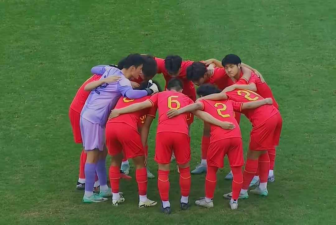 球队拼尽全力,击败强劲对手晋级 球队拼尽全力,击败强劲对手晋级