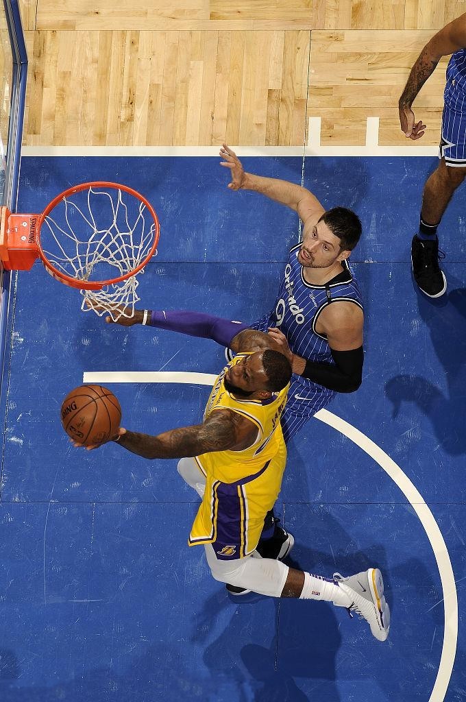 上海队轻取魔术,詹姆斯惊艳四座 上海队轻取魔术,詹姆斯惊艳四座