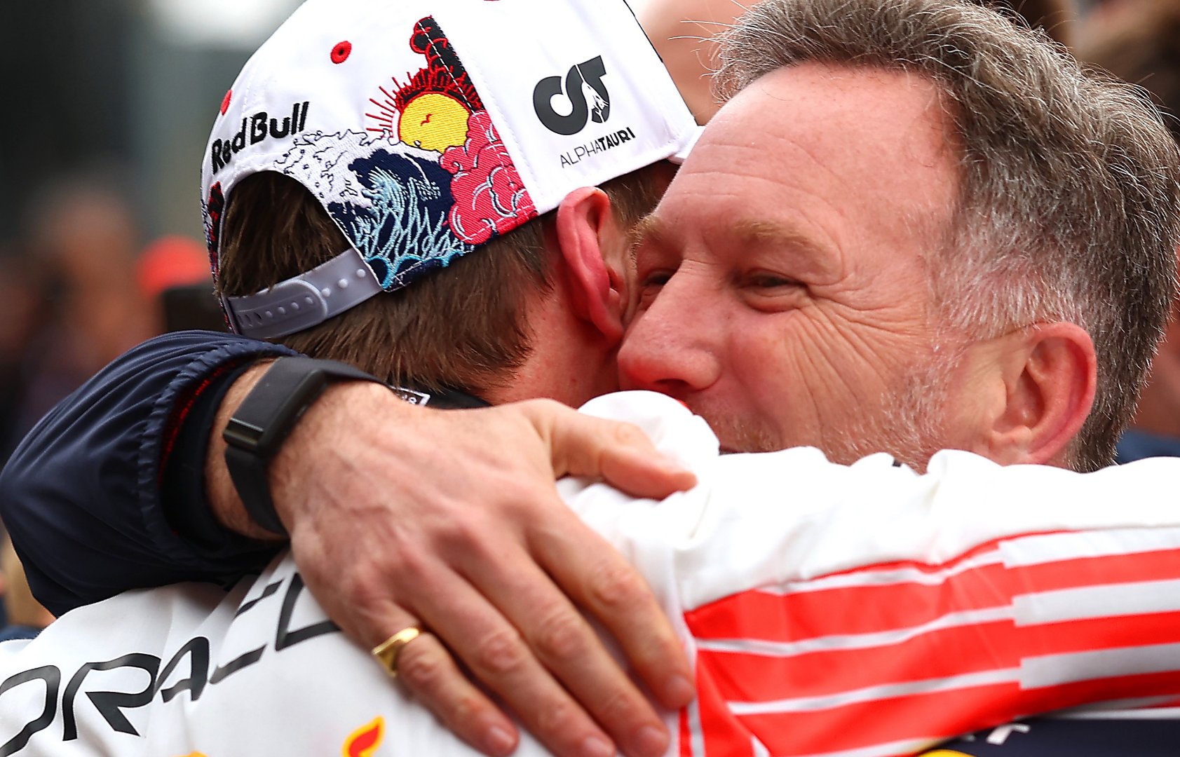 包含迈凯伦险胜红牛车队,维斯塔潘刷新纪录的词条 包含迈凯伦险胜红牛车队,维斯塔潘刷新纪录的词条