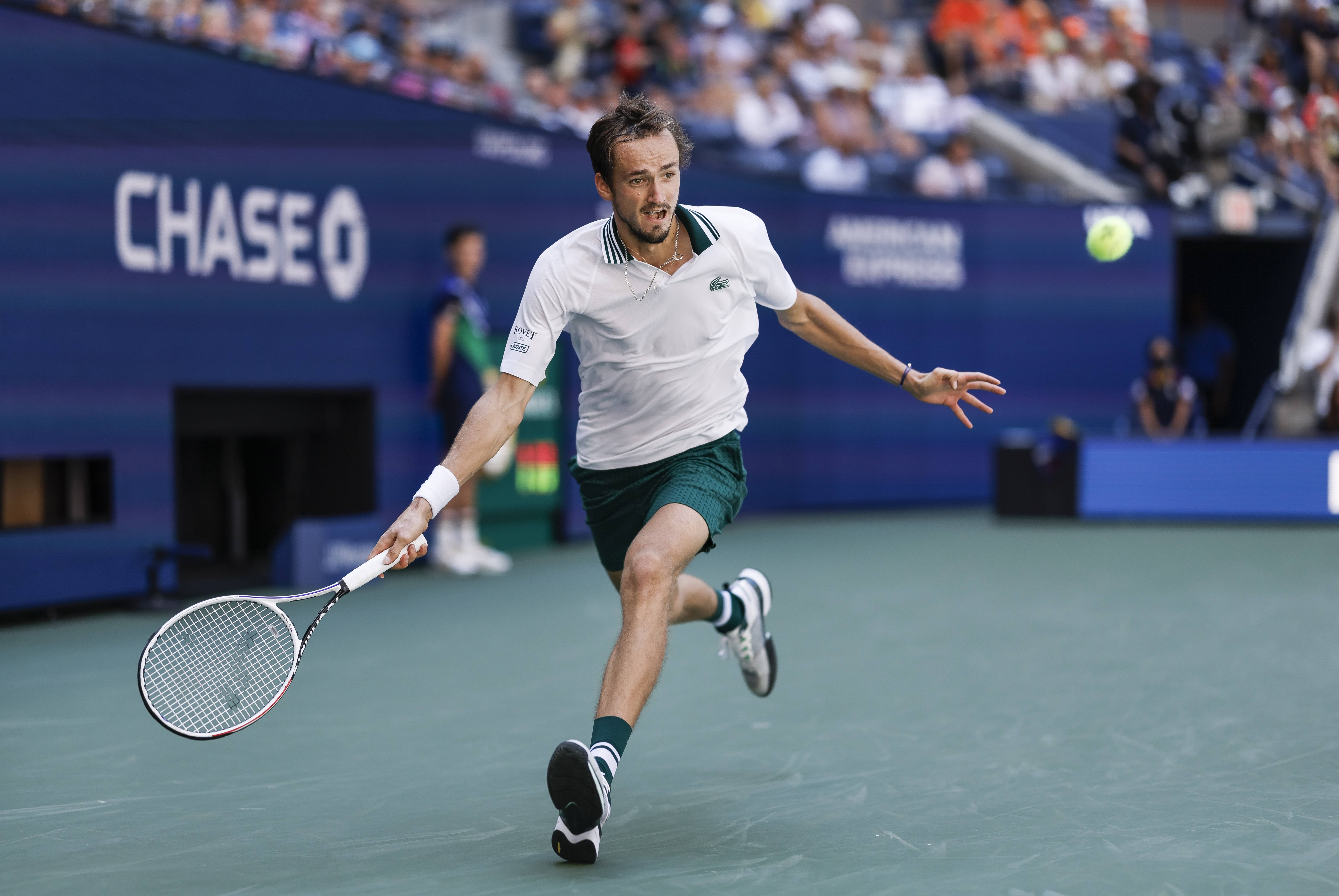 拉沃尔杯翻盘美网,梅德韦杰夫高光表现的简单介绍 拉沃尔杯翻盘美网,梅德韦杰夫高光表现的简单介绍