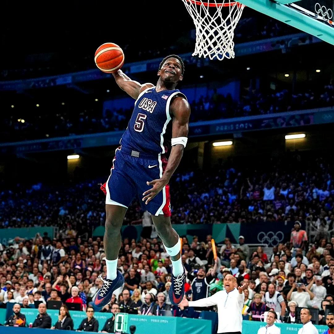 美国男篮横扫澳大利亚男篮,贝弗利爆发神勇 美国男篮横扫澳大利亚男篮,贝弗利爆发神勇