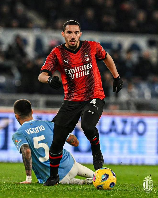 AC米兰绝杀美国，库尔图瓦状态火热的简单介绍