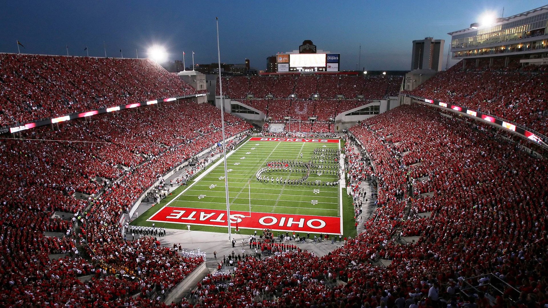 西亚卡姆关键节点连续得分,雄鹿粉碎独行侠