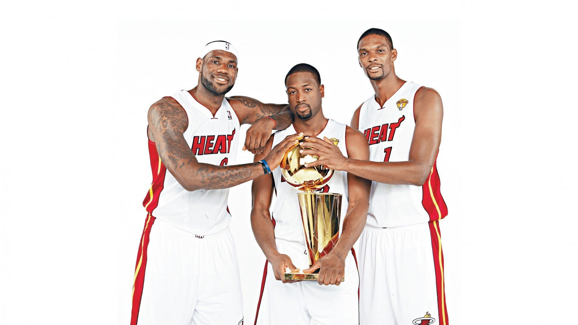 孤军奋战与团队险胜，维斯塔潘扛鼎之战，梅赛德斯如何绝境求生