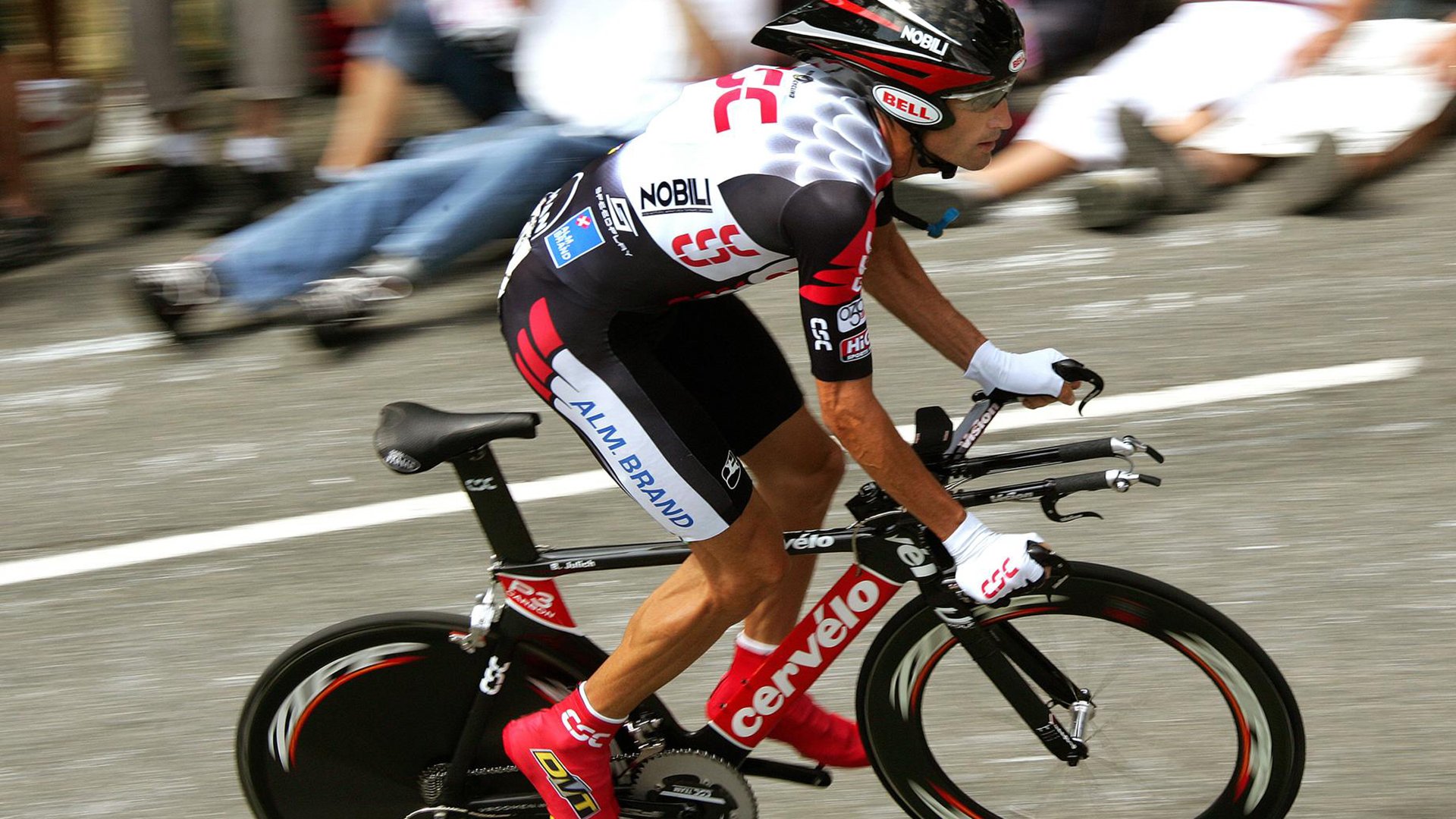 当蓝月黯淡于红魔铁蹄,比利时横扫曼城背后的战术革命与萨拉赫的火焰之歌